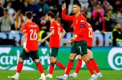 爱游戏在线-欧预赛紧张氛围：谁将会领先