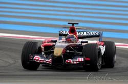 爱游戏在线-索伯车队完胜红牛二队，拉塞尔刷新纪录的简单介绍