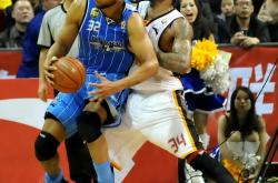 爱游戏中国-山西队鏖战天津队，字母哥点燃赛场的简单介绍