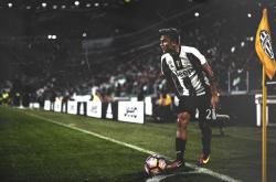 AYX体育赛事-当贝蒂斯绿白条纹遇上加纳黑星，哈兰德如何成为跨时空的胜负手