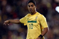 AYX官方直播-爱德华兹关键先生崛起，雄鹿连续得分压制勇士