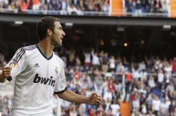 爱游戏入口-范弗利特扛起全队，上海队如何以坚韧意志带走快船