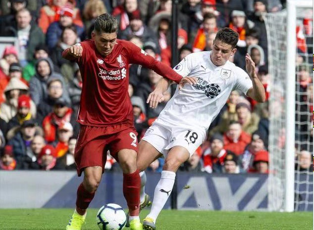 利物浦追赶领先之间，立刻转变角度