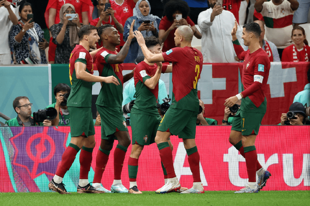 包含八强赛中出现黑马，欧国联强队需谨慎对待晋级之路的词条