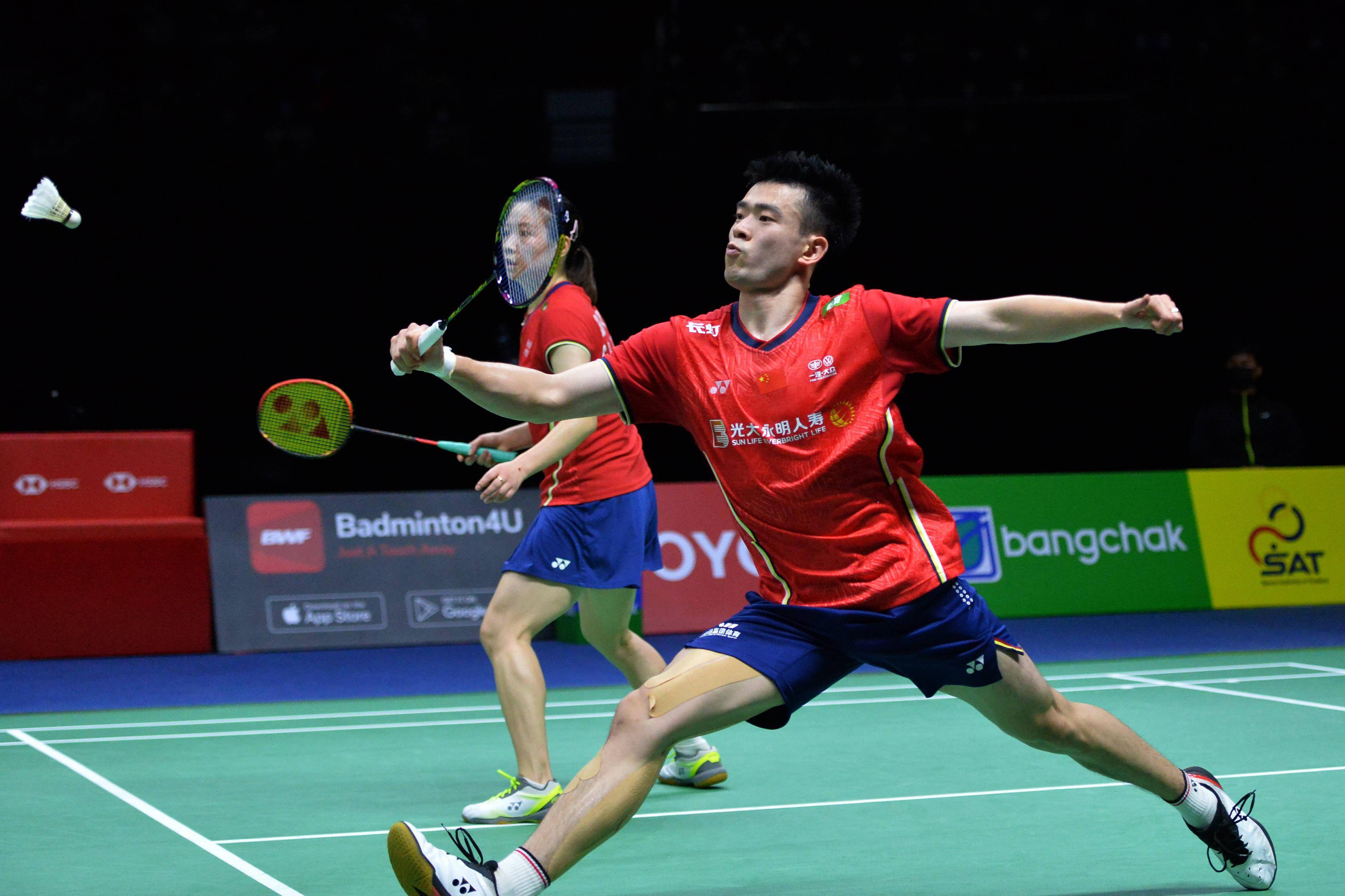 包含日本队轻取泰国队，郑思维刷新纪录的词条