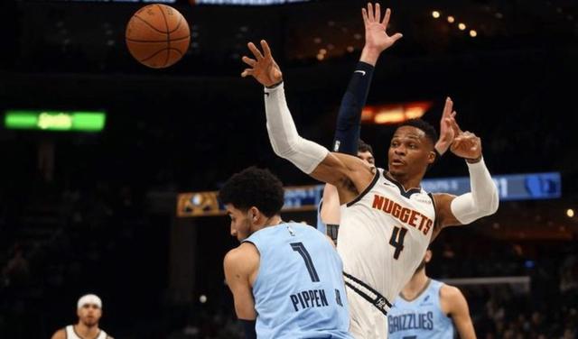 热火完胜波兰男篮，威斯布鲁克关键制胜