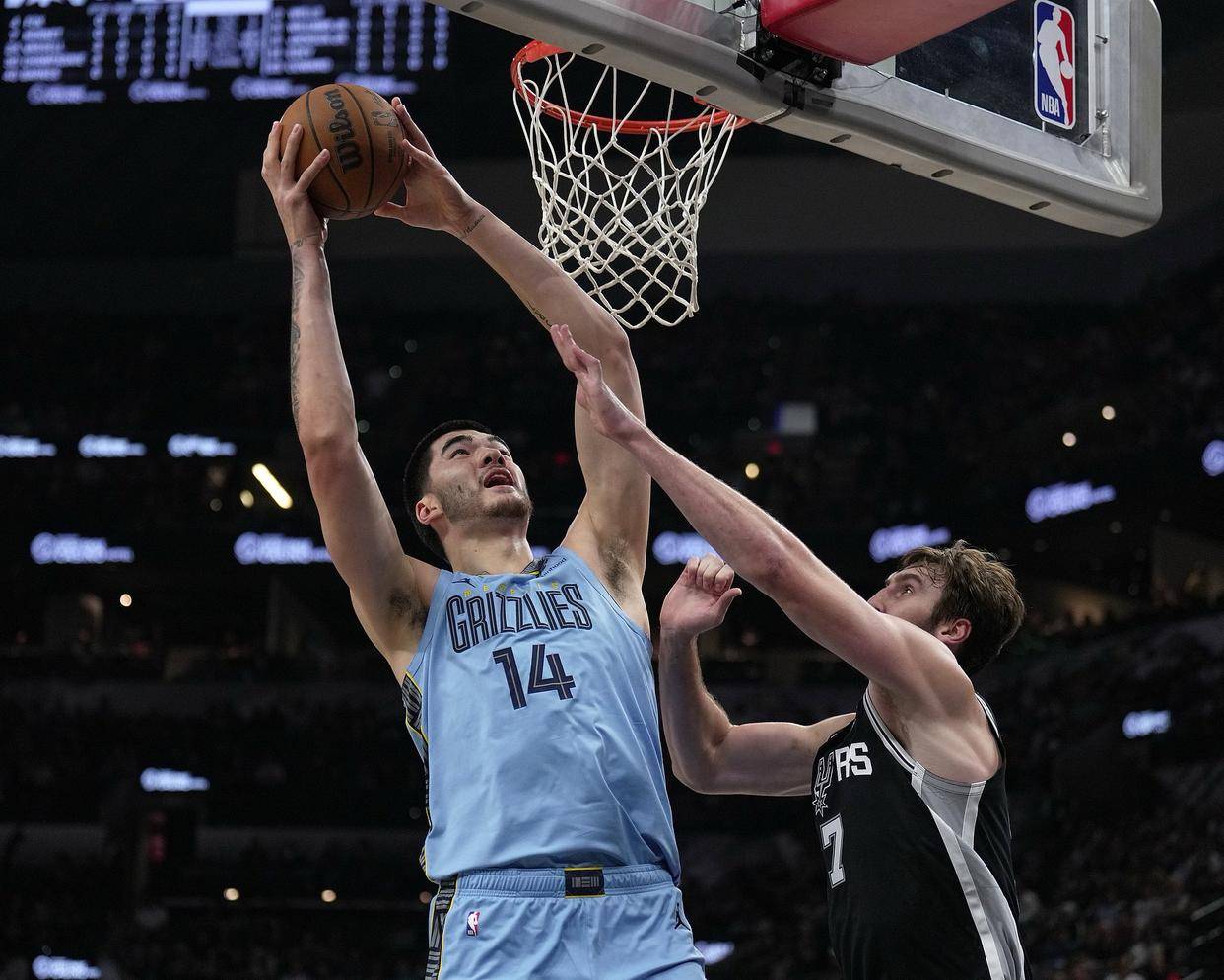 马刺客场赢球，终结灰熊主场不败