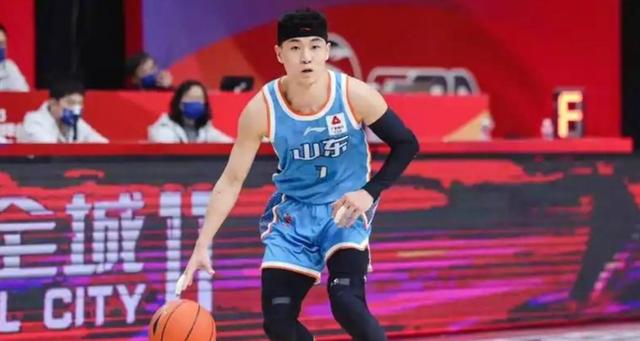 四川队险胜辽宁队，高诗岩统治全场的简单介绍