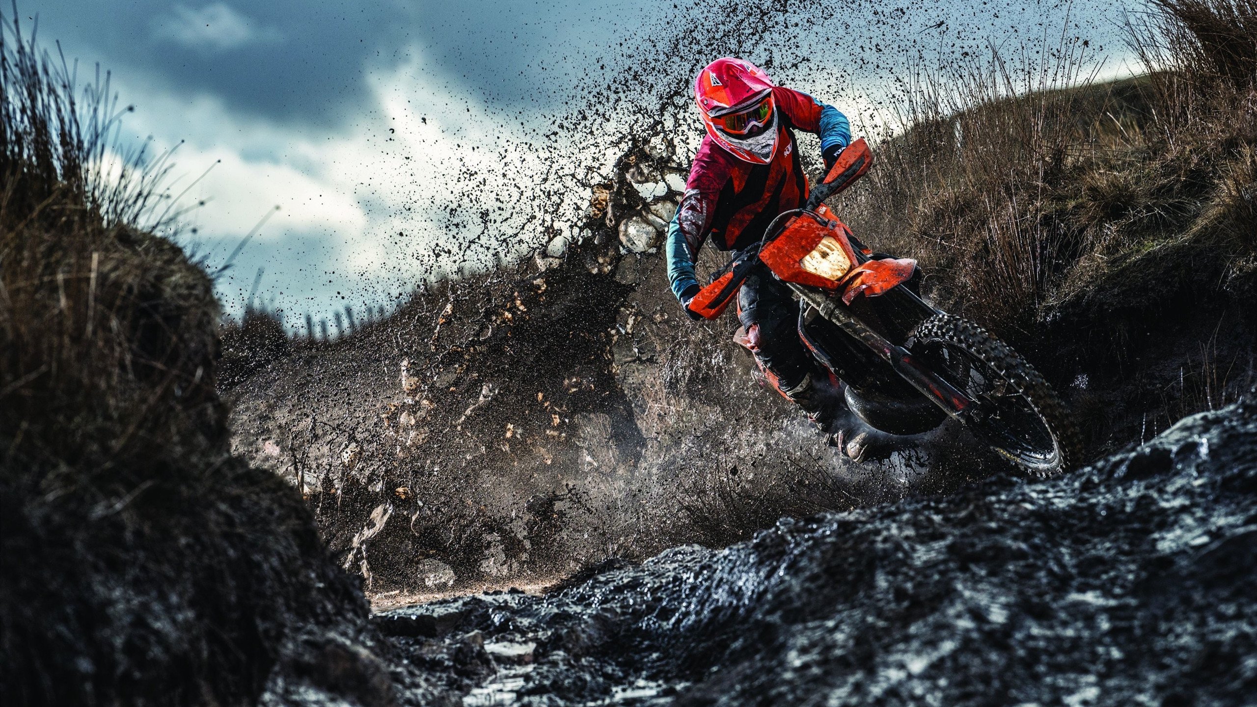 绿茵场与冰球场,当伊拉克火力跨越时空,阿坎吉在生死时刻的统治力启示